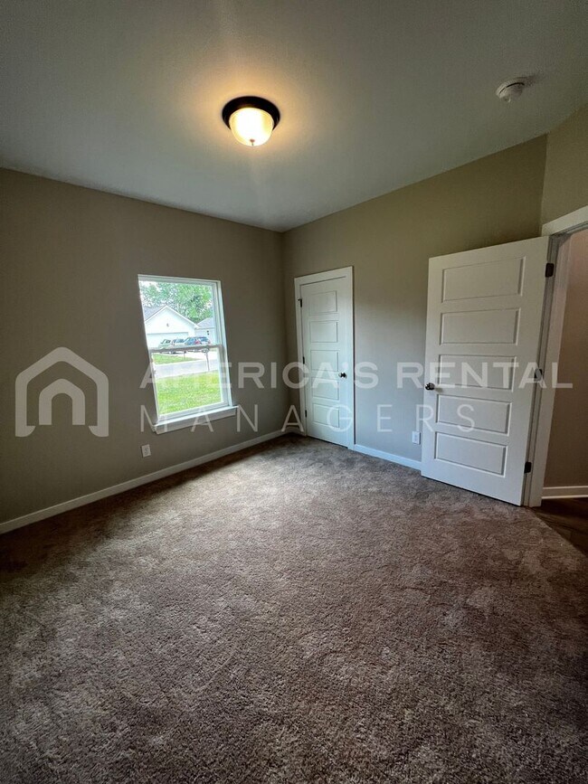 Building Photo - 311 Kennesaw Ave