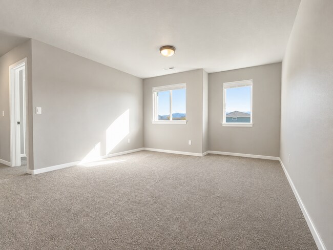 Building Photo - 1816 S Ridgetop Dr