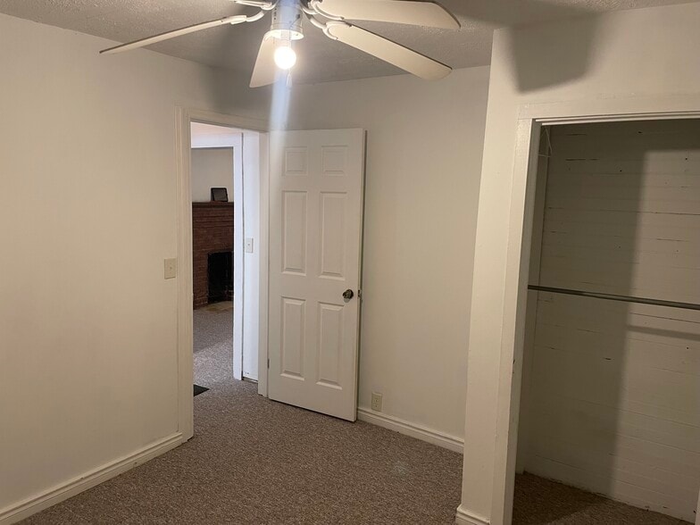 Building Photo - 74 Sunset Cir