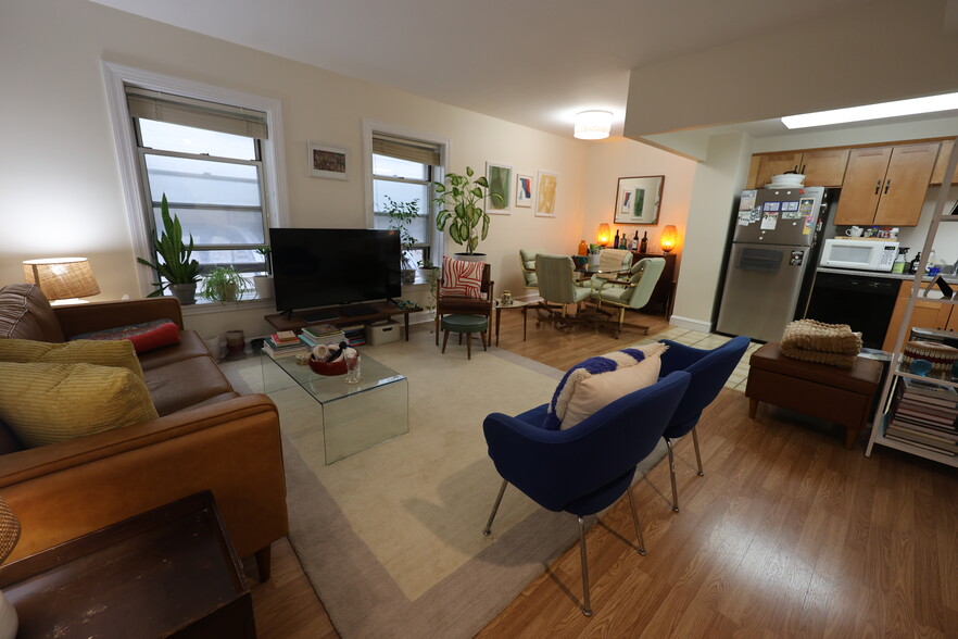 Building Photo - 416 Commonwealth Ave