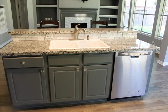 Building Photo - 20910 Kings Clover Ct