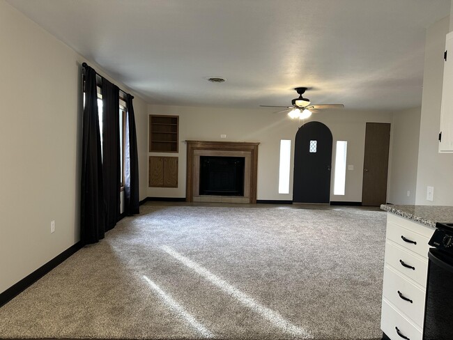 Building Photo - 260 John The Diver Trail