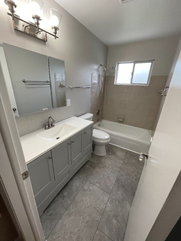 Building Photo - 4148 S Herman St