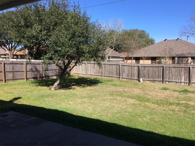 Building Photo - 4009 Hunter Creek Dr