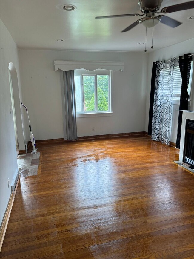 Building Photo - 2-bedroom House for Rent in Monongahela
