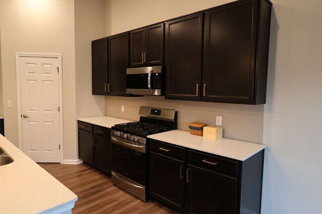 Building Photo - 2951 Daylily Dr