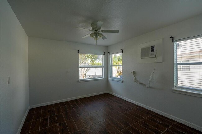 Building Photo - 115 145th Ave