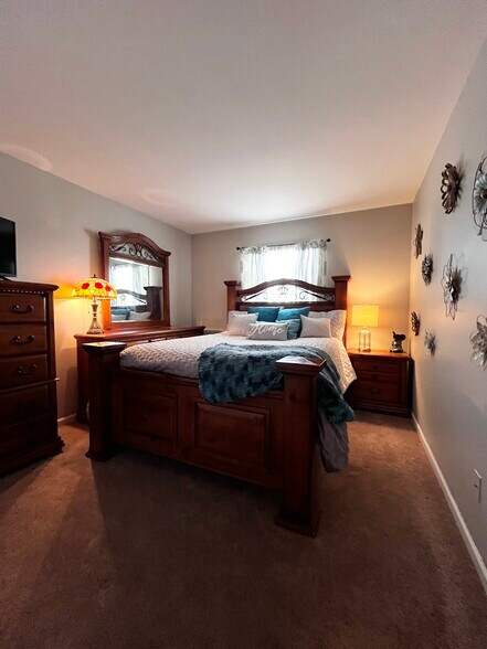 Spare bedroom - 51582 Stern Ln