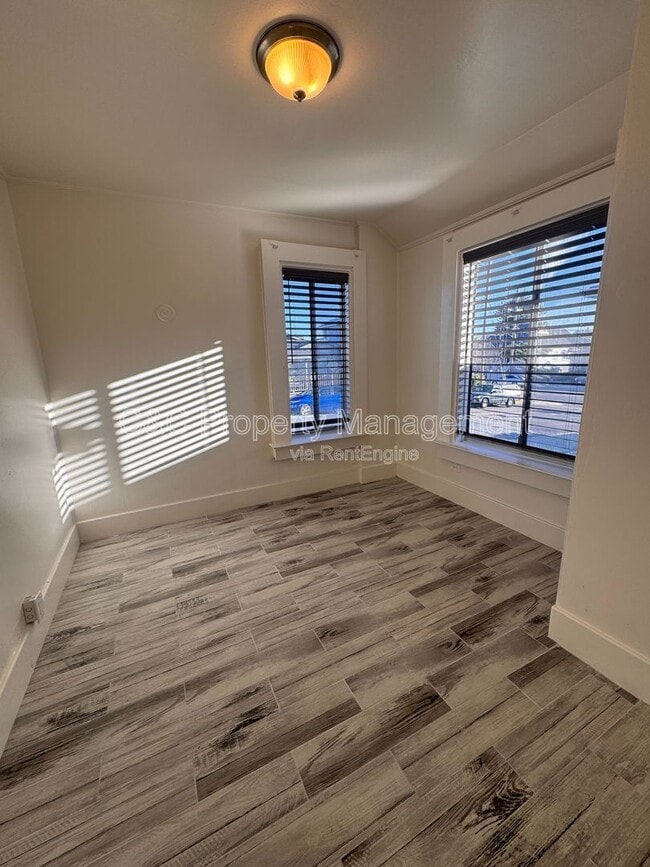 Building Photo - 817 Wainwright St