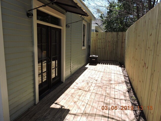 Building Photo - Renovated 2BR/1BA cottage in Historic Beauregard Town