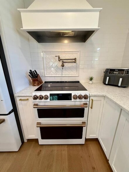 Building Photo - 1833 Pandora Dr