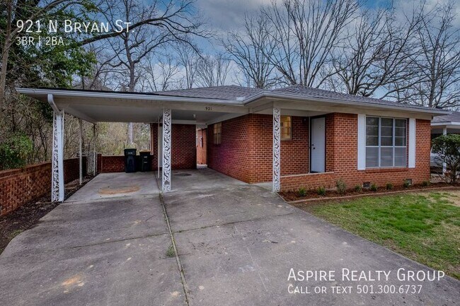 Primary Photo - Updated 3 bedroom Home in Midtown