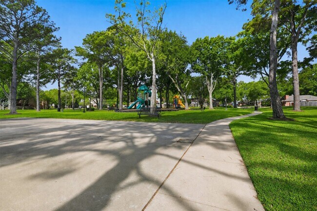 Building Photo - 8518 Pool Creek Dr