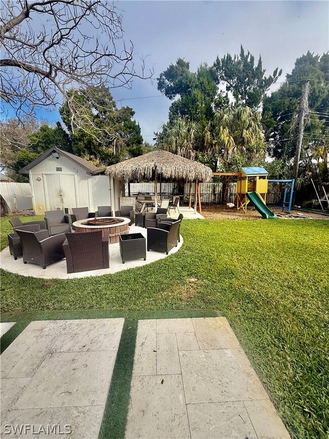 Building Photo - 733 Pine Cone Ln