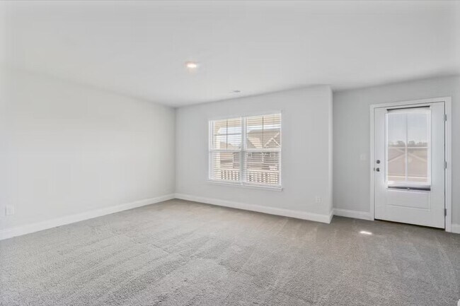 Building Photo - 2053 Ainsley Dr