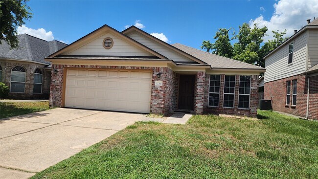 Building Photo - 12311 Carriage Oak Cir