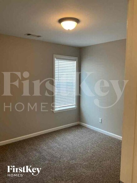 Building Photo - 4563 Park Ridge Pkwy