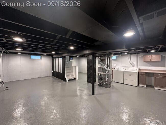 Building Photo - 914 Bauman Ave