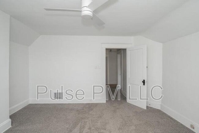 Building Photo - 2730 Dakota Ave