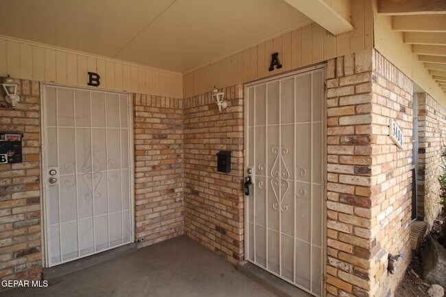 Building Photo - 3406 Moonlight Ave