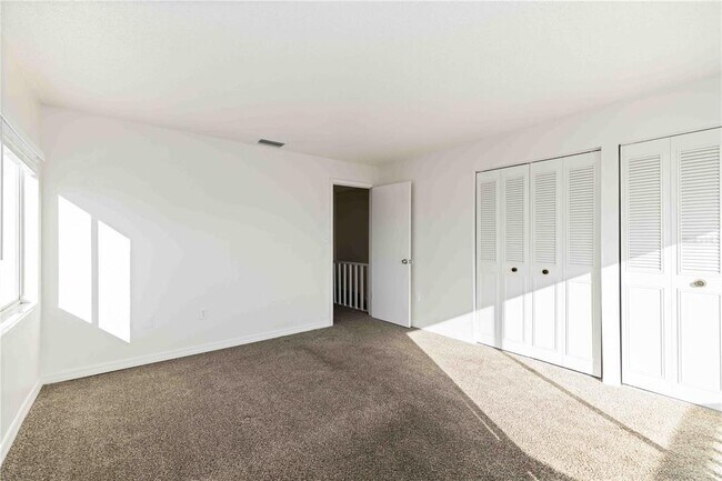 Building Photo - 3569 Bee Ridge Rd