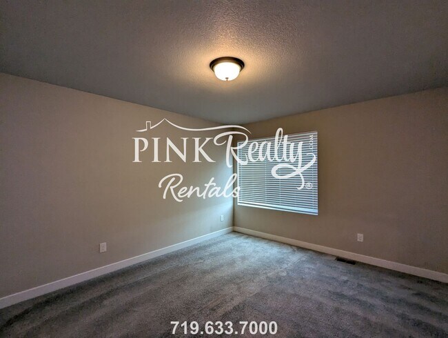 Building Photo - 6259 Godwit Ln
