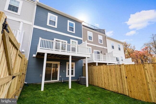 Building Photo - 1730 Water Xing Rd