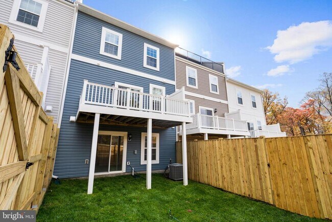 Building Photo - 516 Downswing Rd