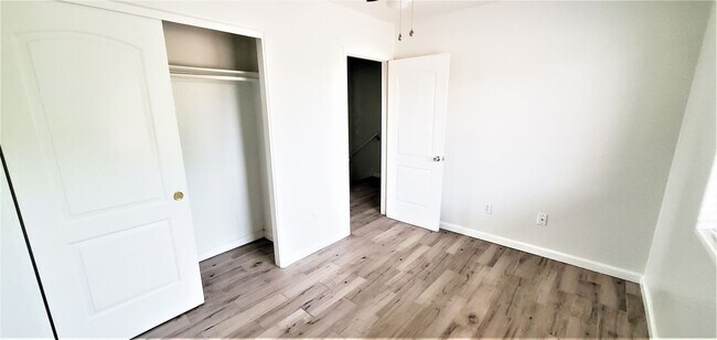 Building Photo - 701 E. 4th St.