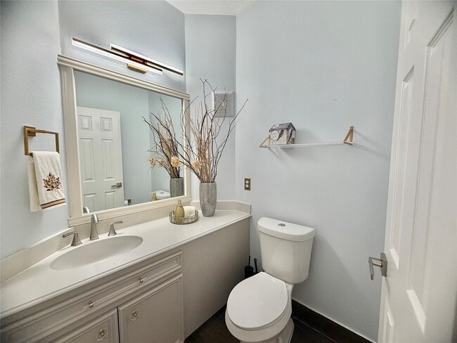 Building Photo - 8006 Oakwood Bend Dr