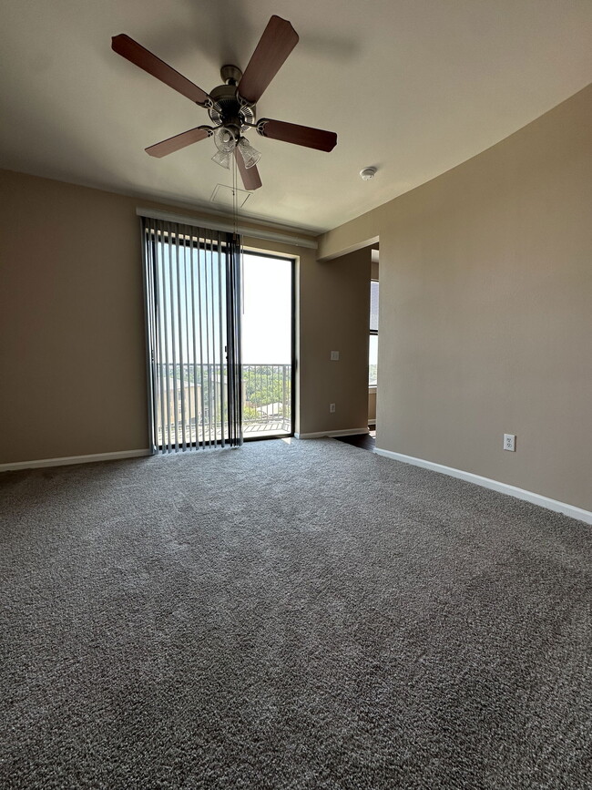 Building Photo - 2109 Town Center Ln