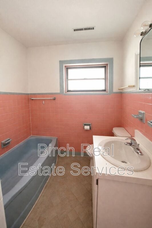 Building Photo - 216 S Lincoln Ave