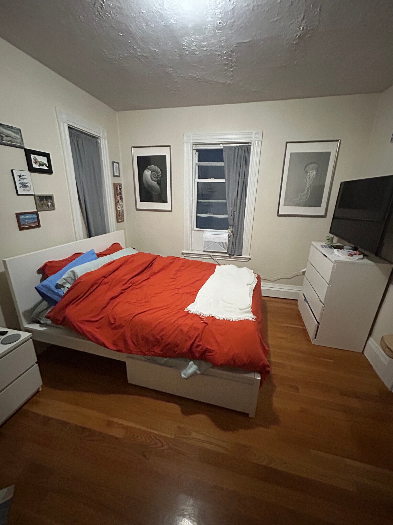 Bedroom for rent - 30 Egleston St