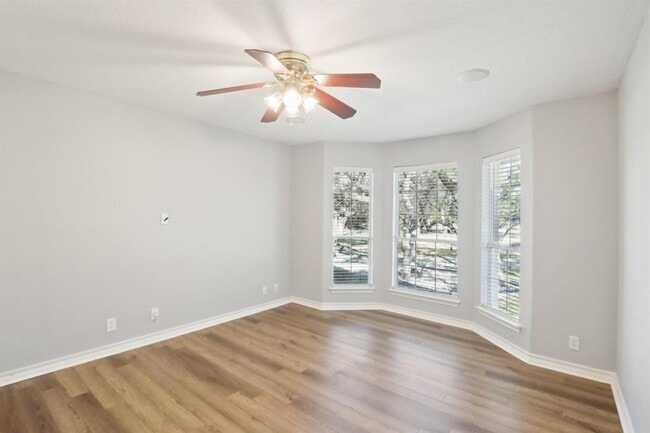 Building Photo - 294 Logan Ranch Rd