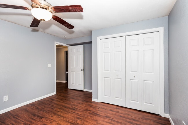 Building Photo - 338 16th St Cir