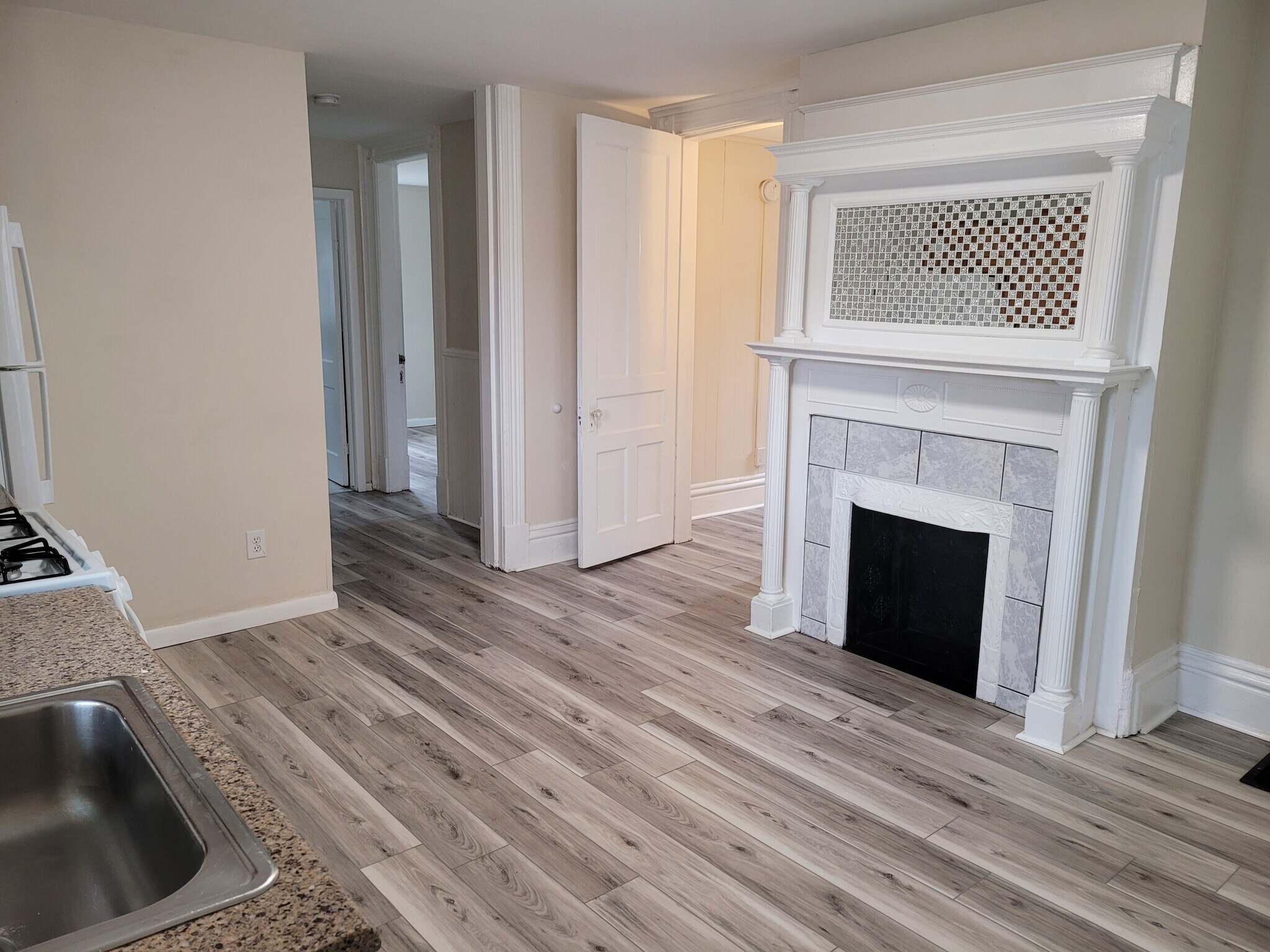 Kitchen - 4 115th St