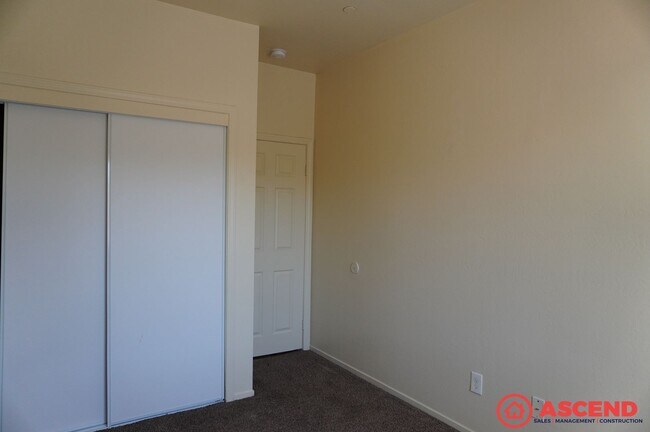 Building Photo - 222 Harding Ave.