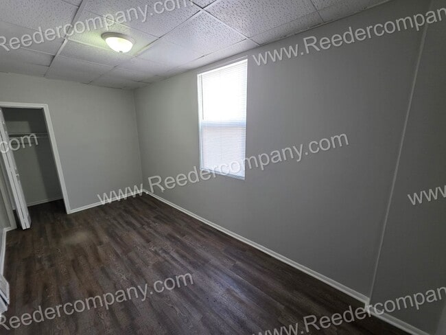 Building Photo - 3 bedroom 1 bathroom house in East Chicago