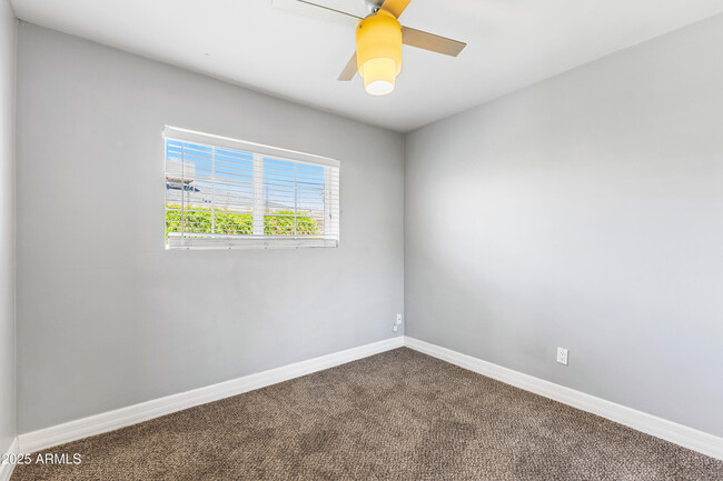 Building Photo - 3545 E Flower St