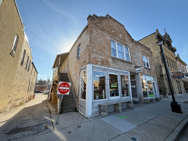 Building Photo - 201 E Mill St