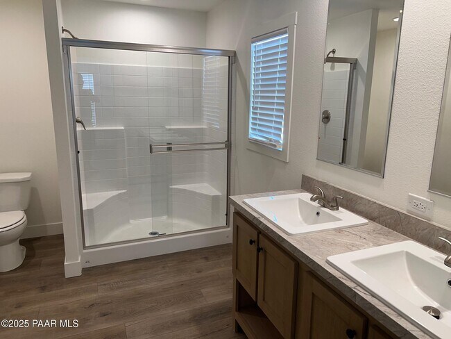 Building Photo - 25317 N Lakeside Dr