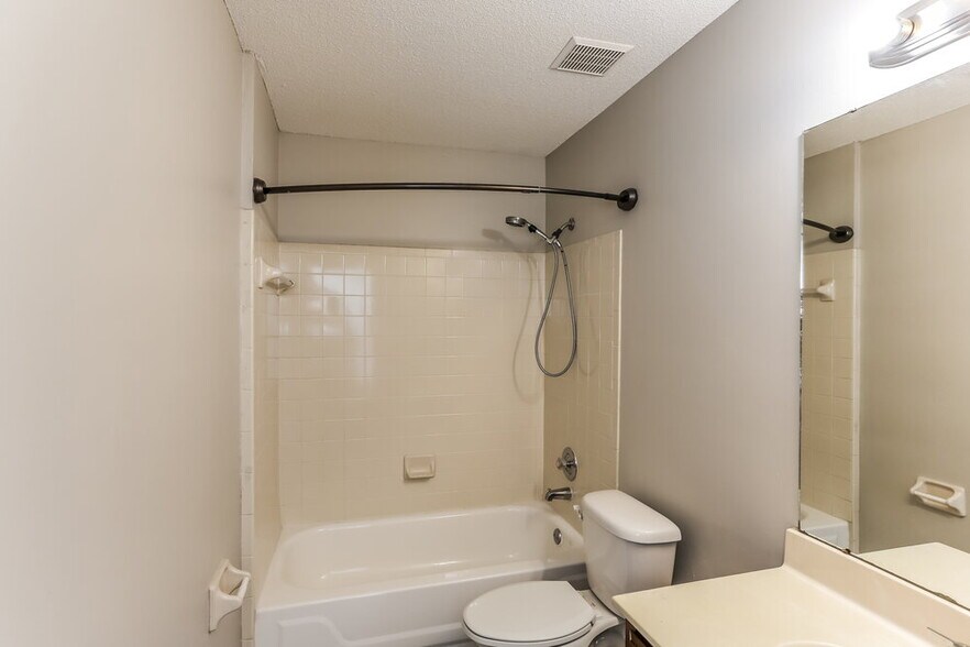 Building Photo - 7850 Deer Cove