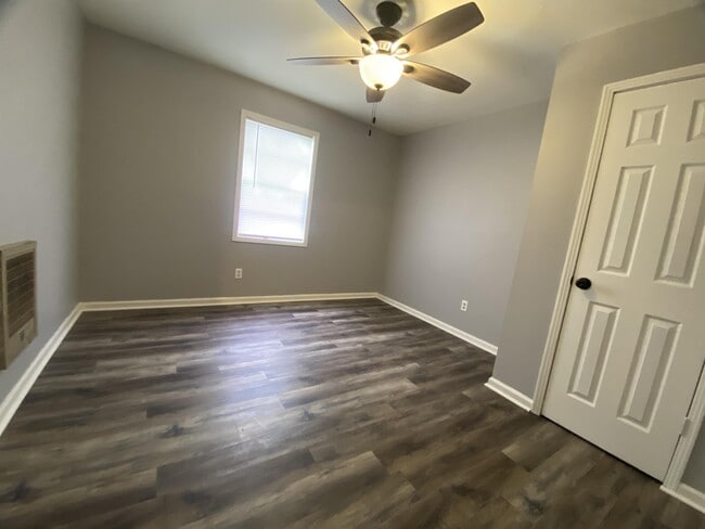 Building Photo - 311 S Bond Ave