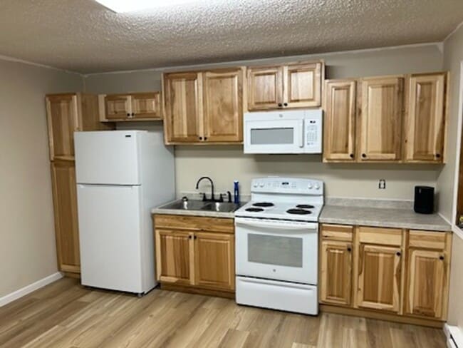 Building Photo - 5408/5410 Helen Ct