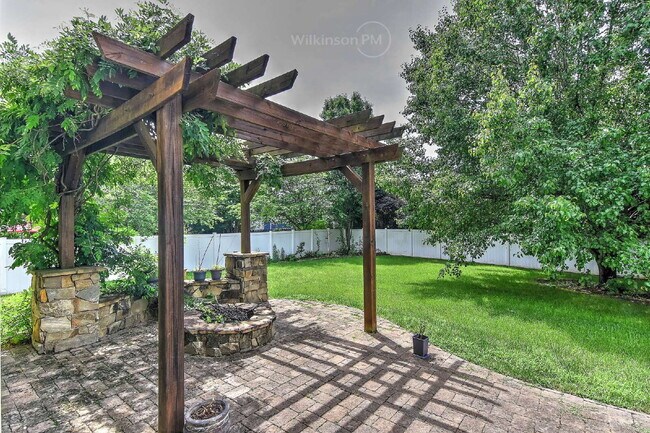 Building Photo - Charming 3-Bedroom in Arbor Croft with Out...