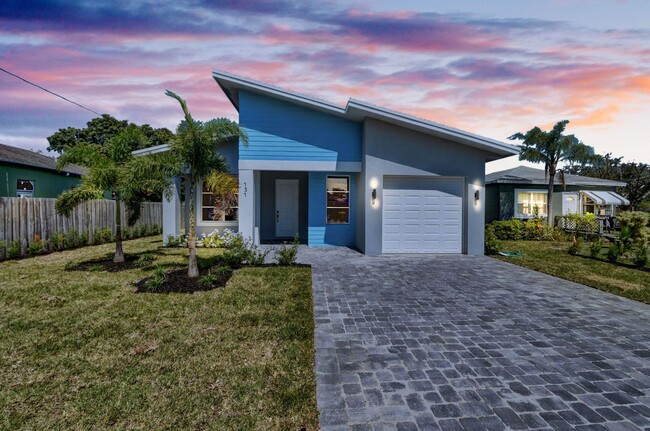 Primary Photo - Modern 3/2 Home w/ garage for Rent- Delray...