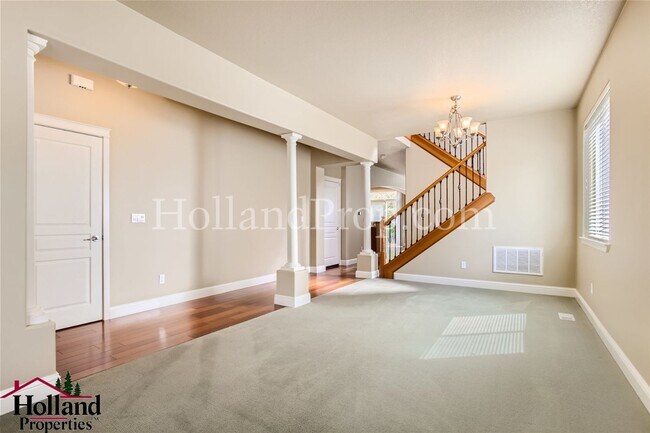 Building Photo - Your Dream Home Awaits – Spacious, Inviting & Full of Charm!