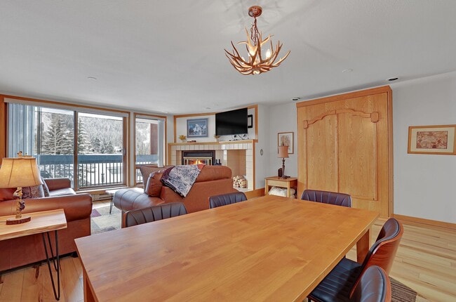 Building Photo - Summer Rental- Liftside Condos #205