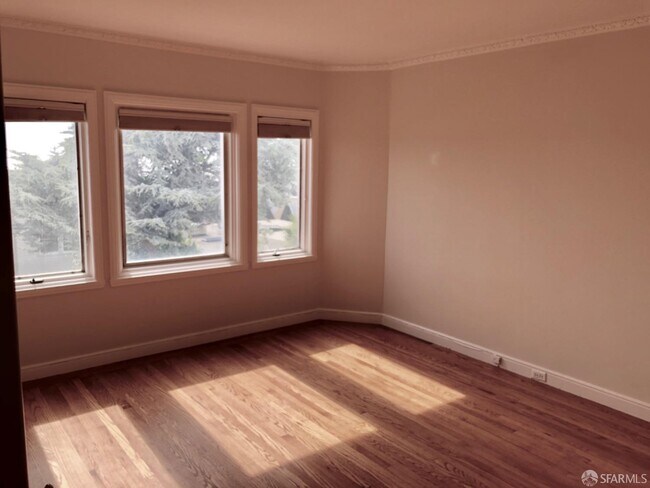 Building Photo - 1537 34th Ave