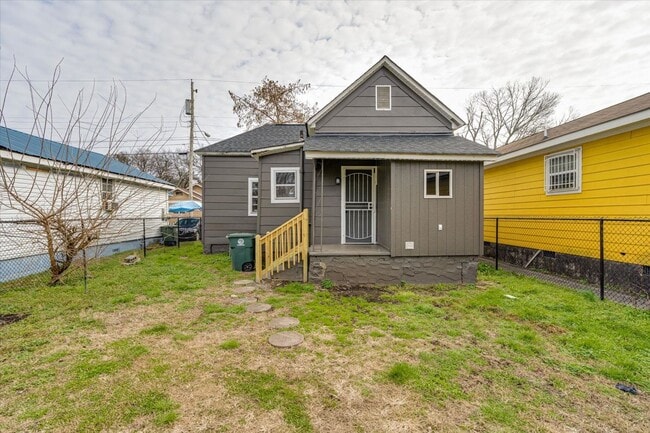 Building Photo - 555 Dodson Ave